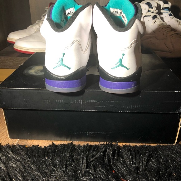 Air Jordan 5 Retro (GS) “Grape” - Picture 5 of 7
